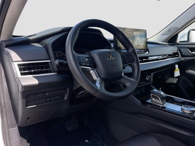 2026 Mitsubishi Outlander ES