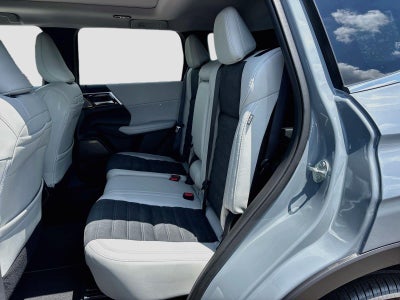 2026 Mitsubishi Outlander Plug-In Hybrid SE