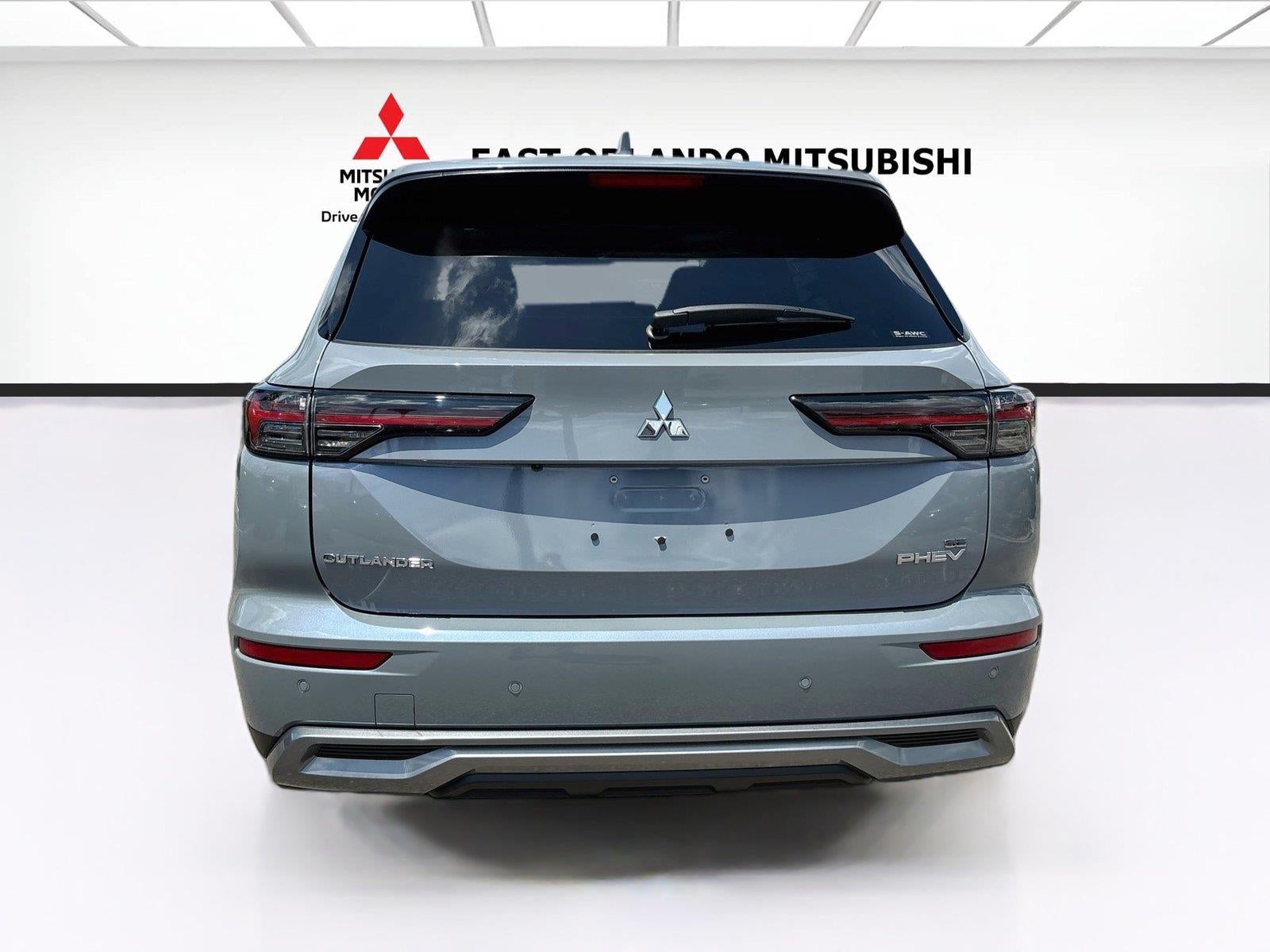 2026 Mitsubishi Outlander Plug-In Hybrid SE