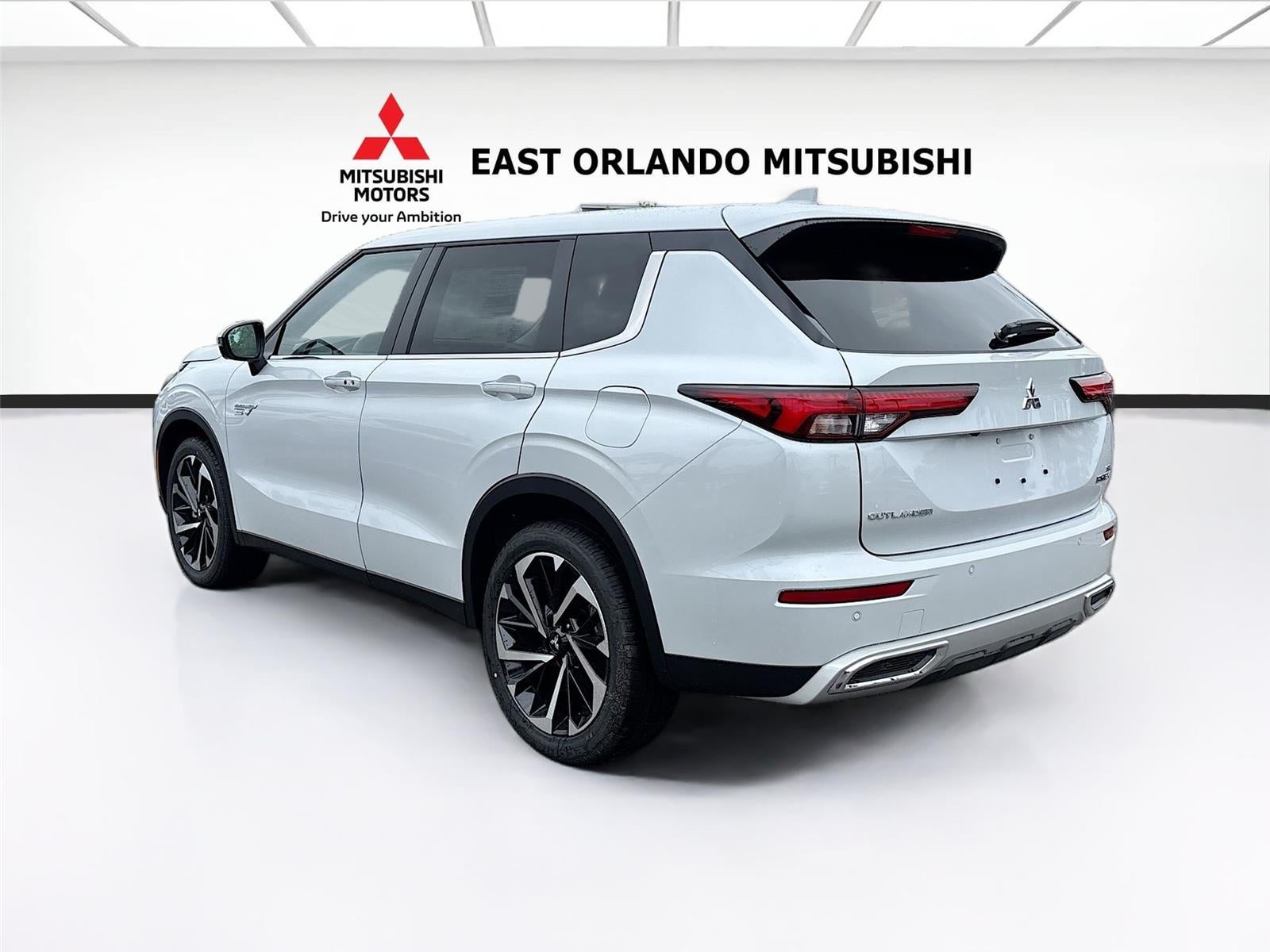 2025 Mitsubishi Outlander PHEV SE