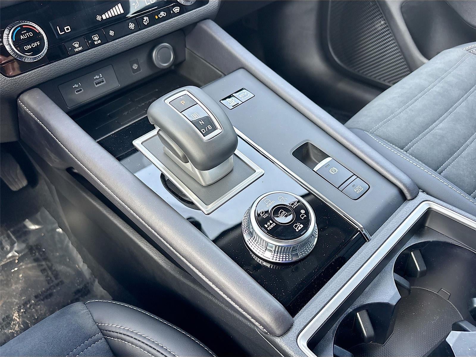 2025 Mitsubishi Outlander PHEV SE