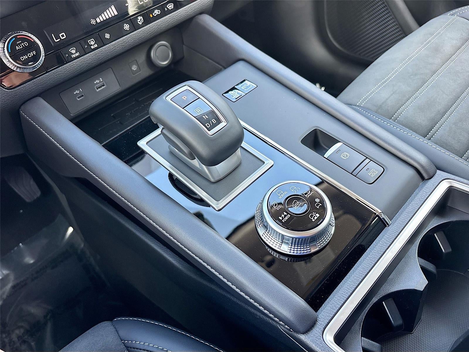 2025 Mitsubishi Outlander PHEV SE