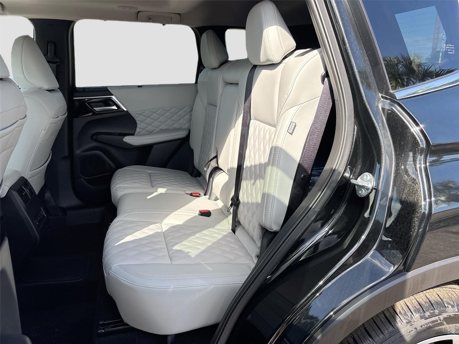 2025 Mitsubishi Outlander PHEV SEL Platinum Edition