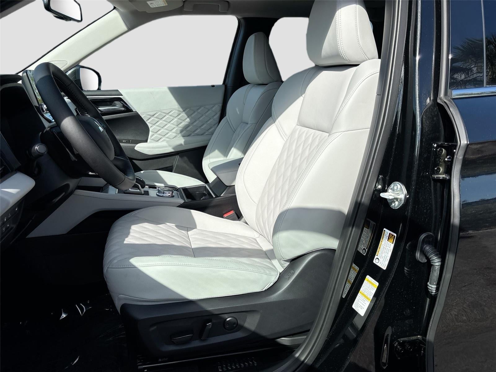 2025 Mitsubishi Outlander PHEV SEL Platinum Edition