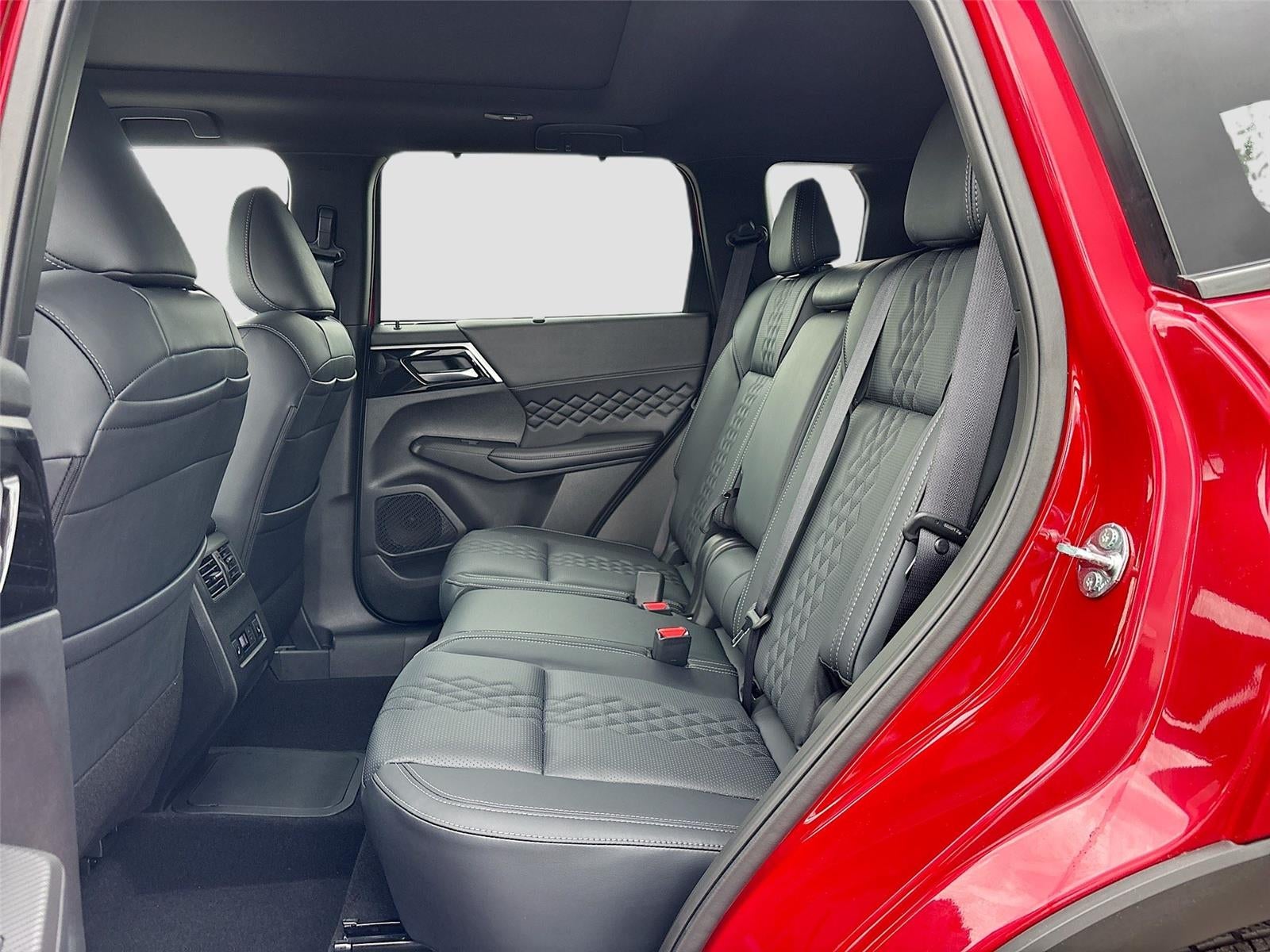 2025 Mitsubishi Outlander PHEV SEL Black Edition