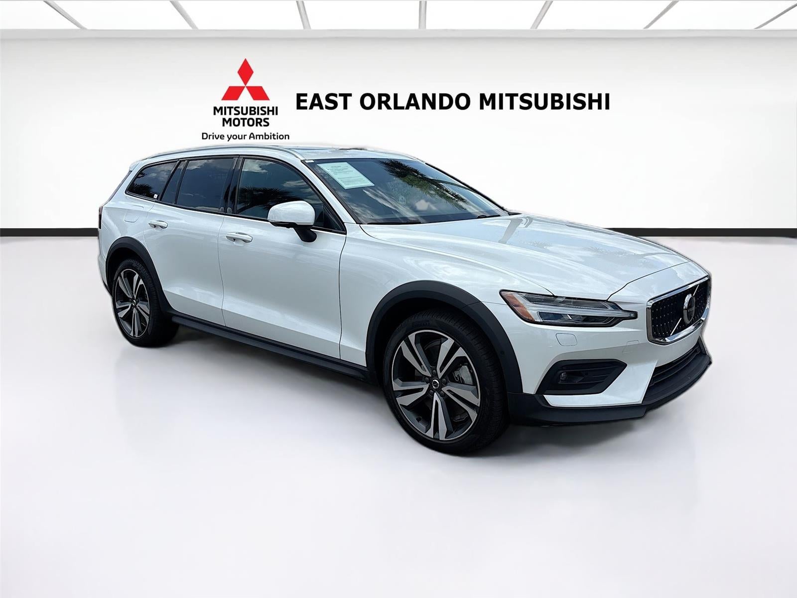 2025 Volvo V60 Cross Country