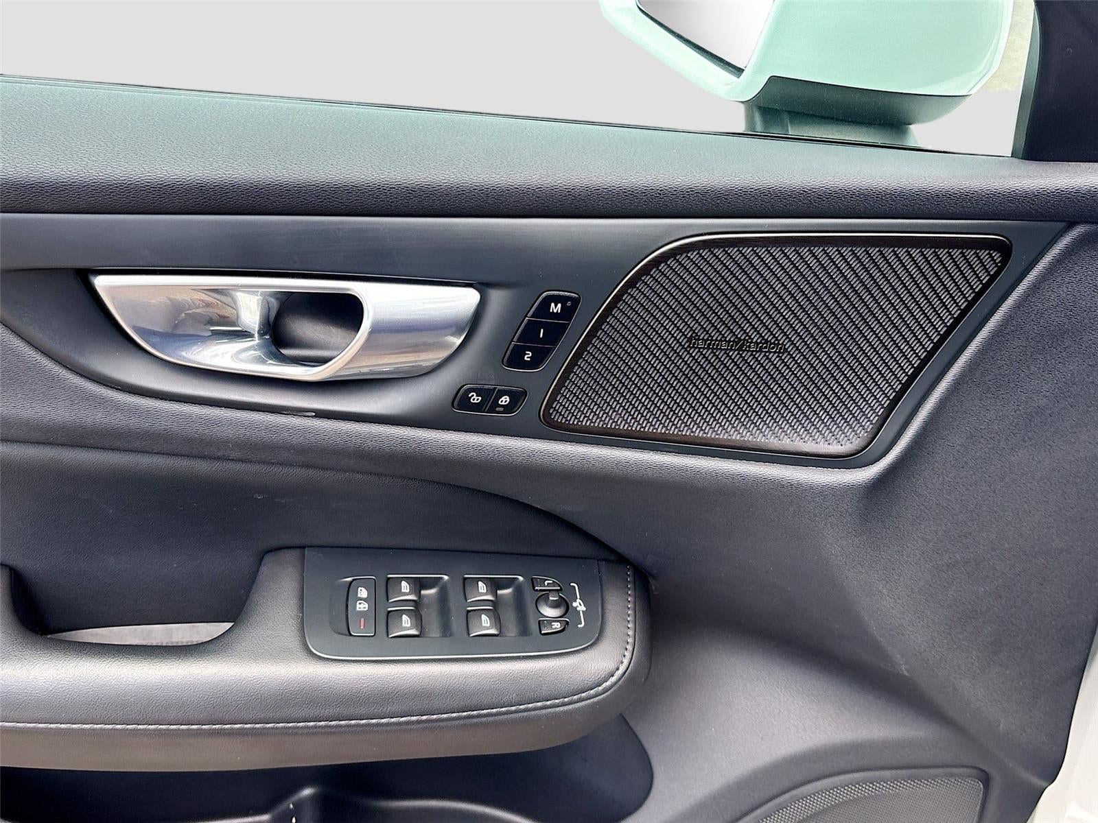 2025 Volvo V60 Cross Country Plus - Photo 18