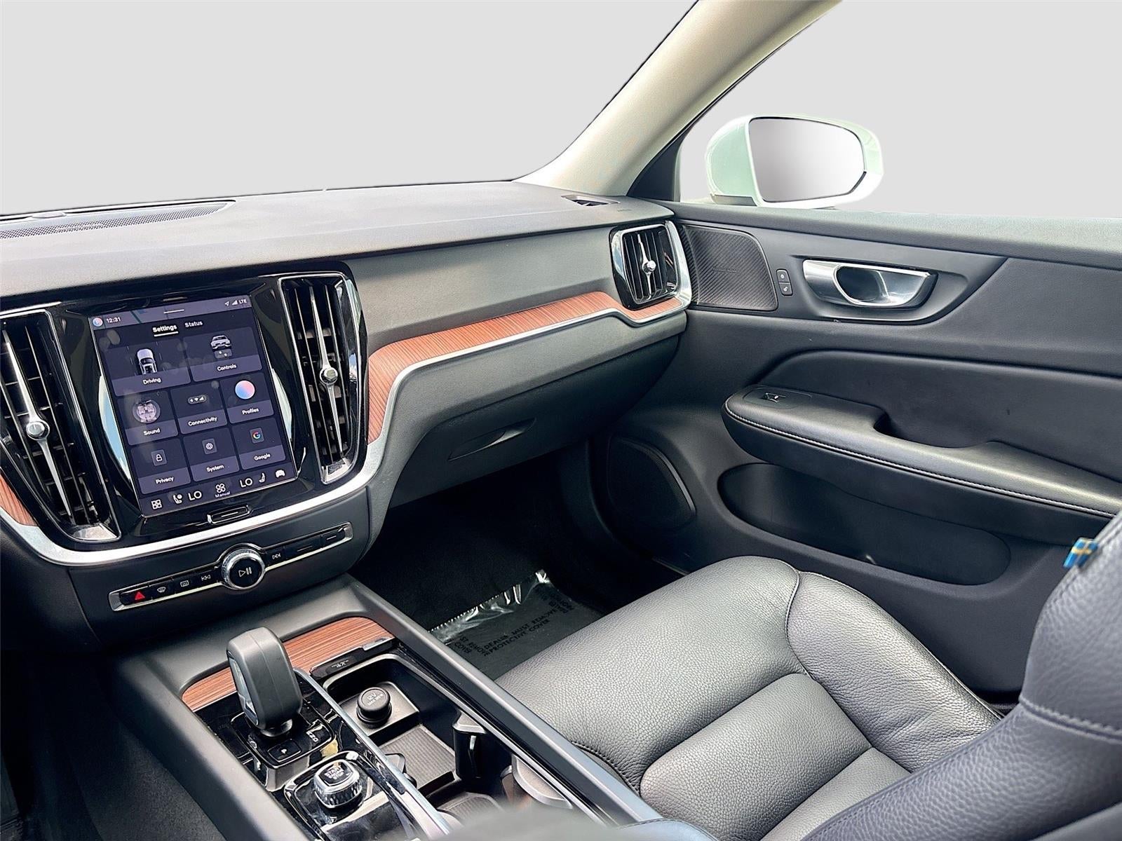 2025 Volvo V60 Cross Country Plus - Photo 25