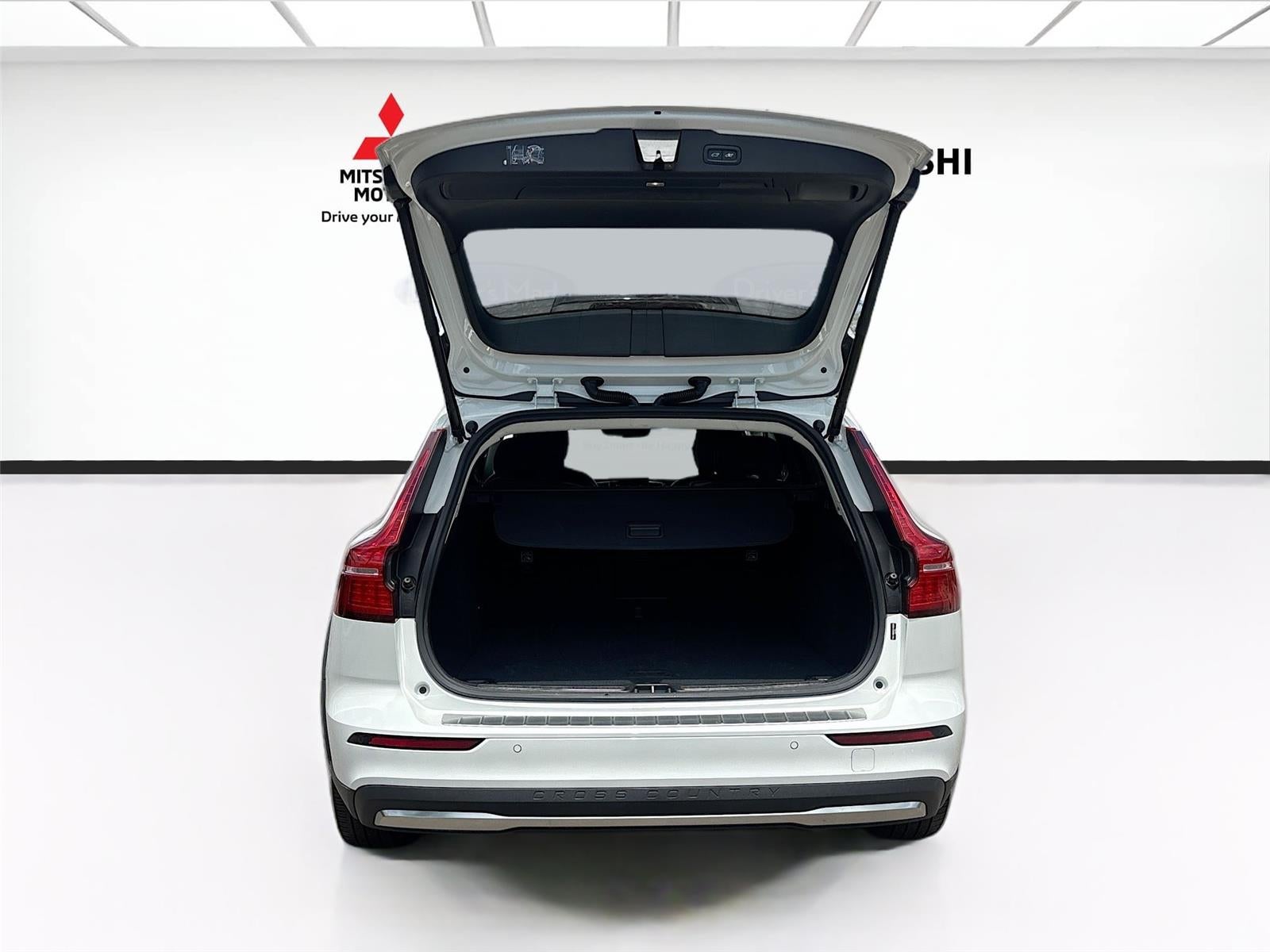 2025 Volvo V60 Cross Country Plus - Photo 27