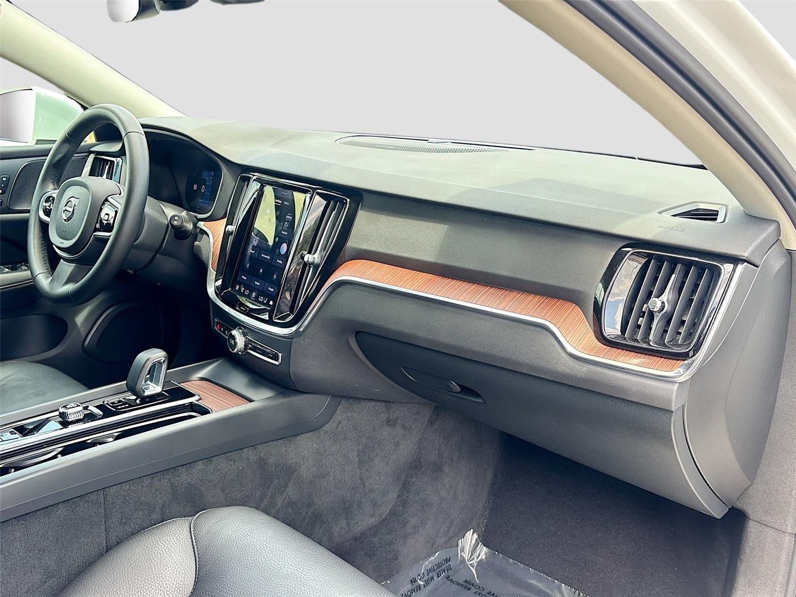 2025 Volvo V60 Cross Country Plus - Photo 30