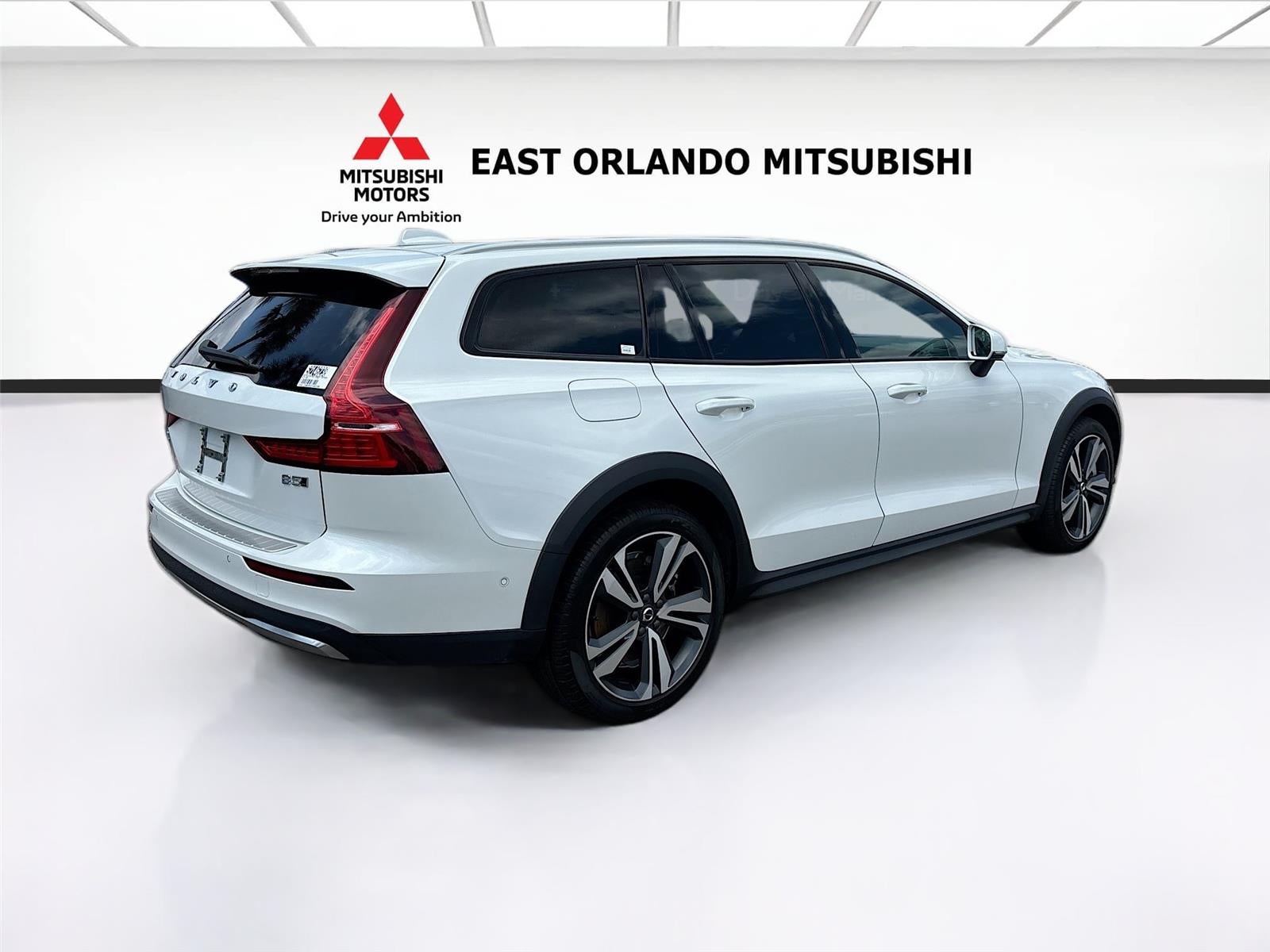 2025 Volvo V60 Cross Country Plus - Photo 7