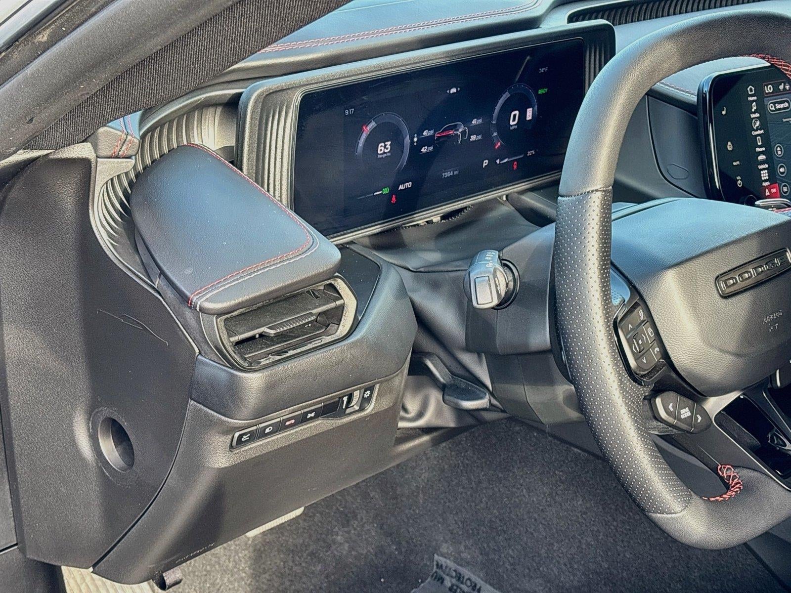 2025 Dodge CHARGER DAYTONA Base