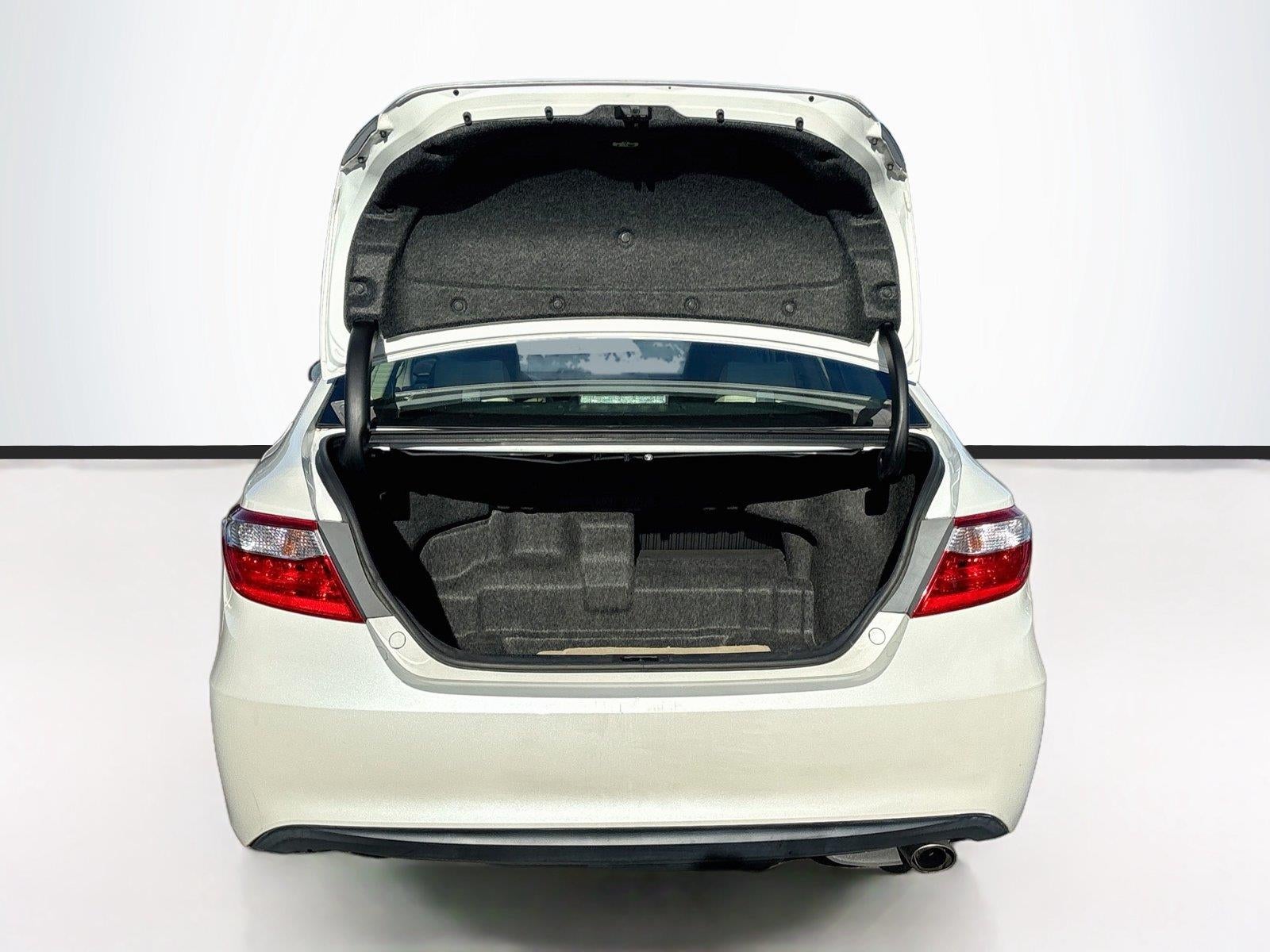 2016 Toyota Camry Hybrid XLE