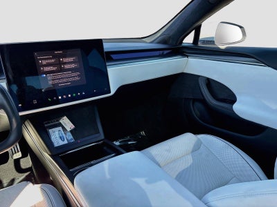 2022 Tesla Model S Plaid