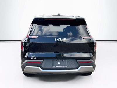 2024 Kia EV9 Light Long Range